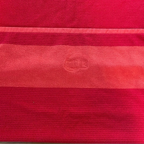 Lacoste Red Textured Loop Bath Towel 100% Cotton 30x52 Big Croc Logo Luxury Bath - Picture 3 of 6